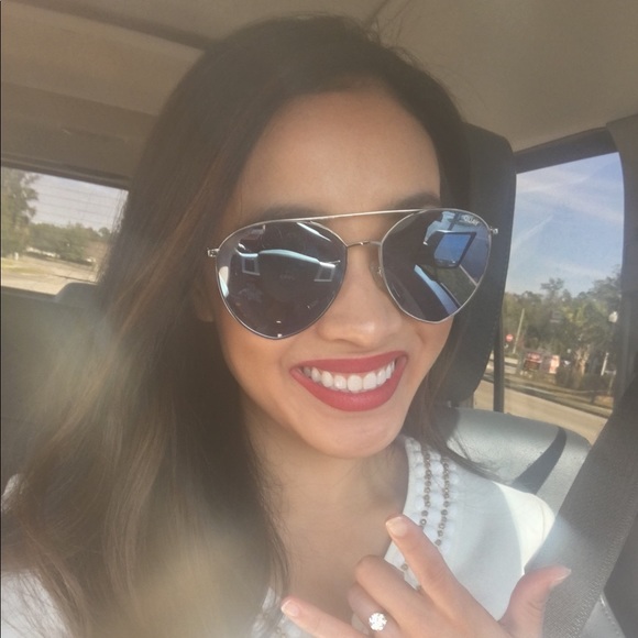 Meet your Posher, Elizabeth - Picture 3 of 6